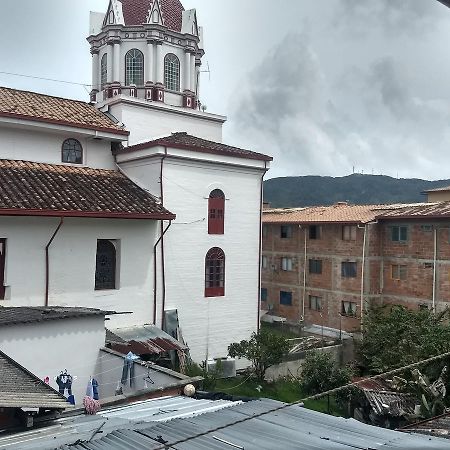 Hostel El Encanto Guatapé Dış mekan fotoğraf